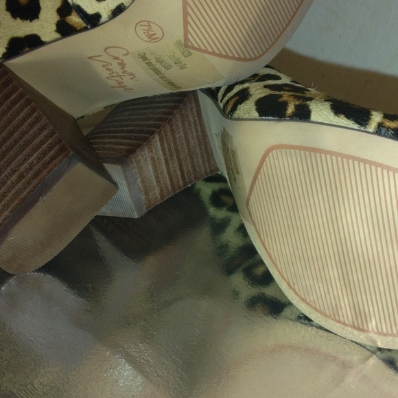 Leopard print 3 in horsehair material 7 1/2 in dress shoes - Picture 5 of 7